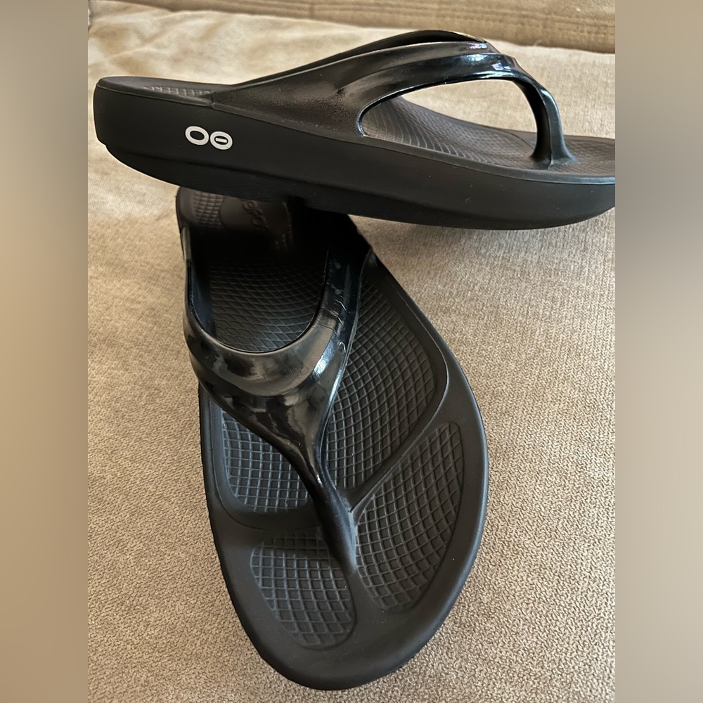 OOFOS OOlala Flip Flop